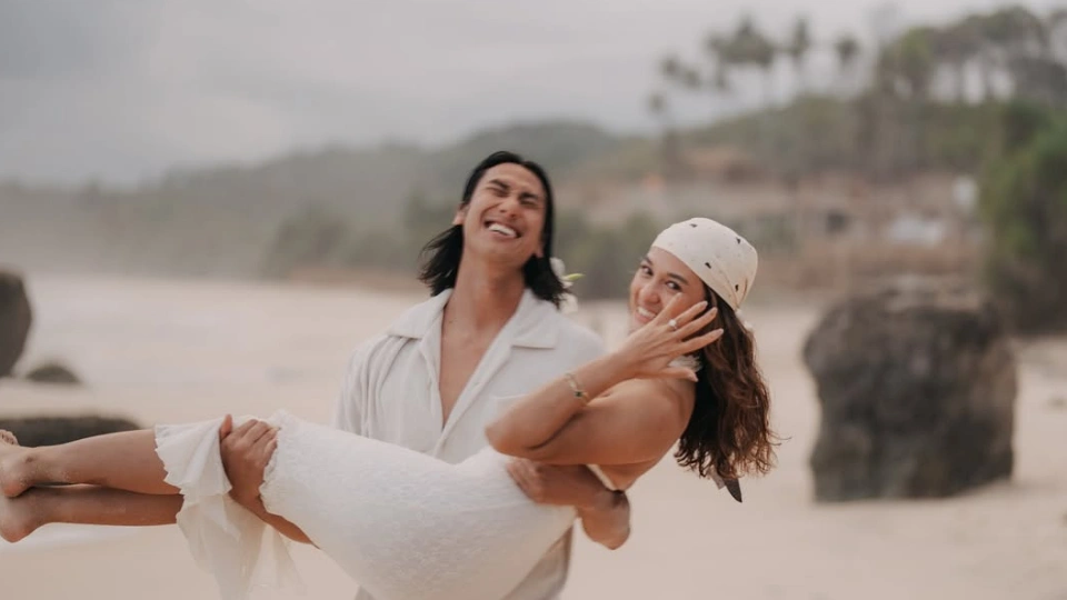 Sean lamar kekasihnya di Pulau Sumba [instagram.com/gelaelized]